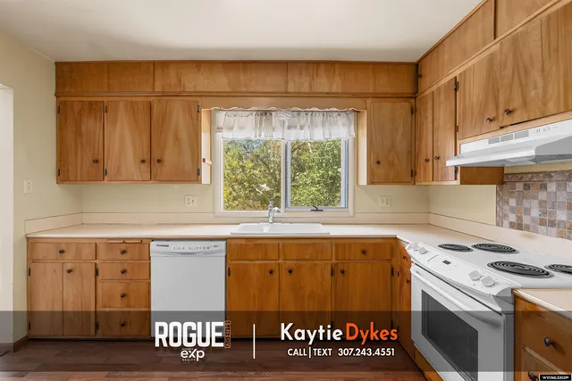 $294,000 | 1320 Kingsbury Drive, Casper, WY 82609