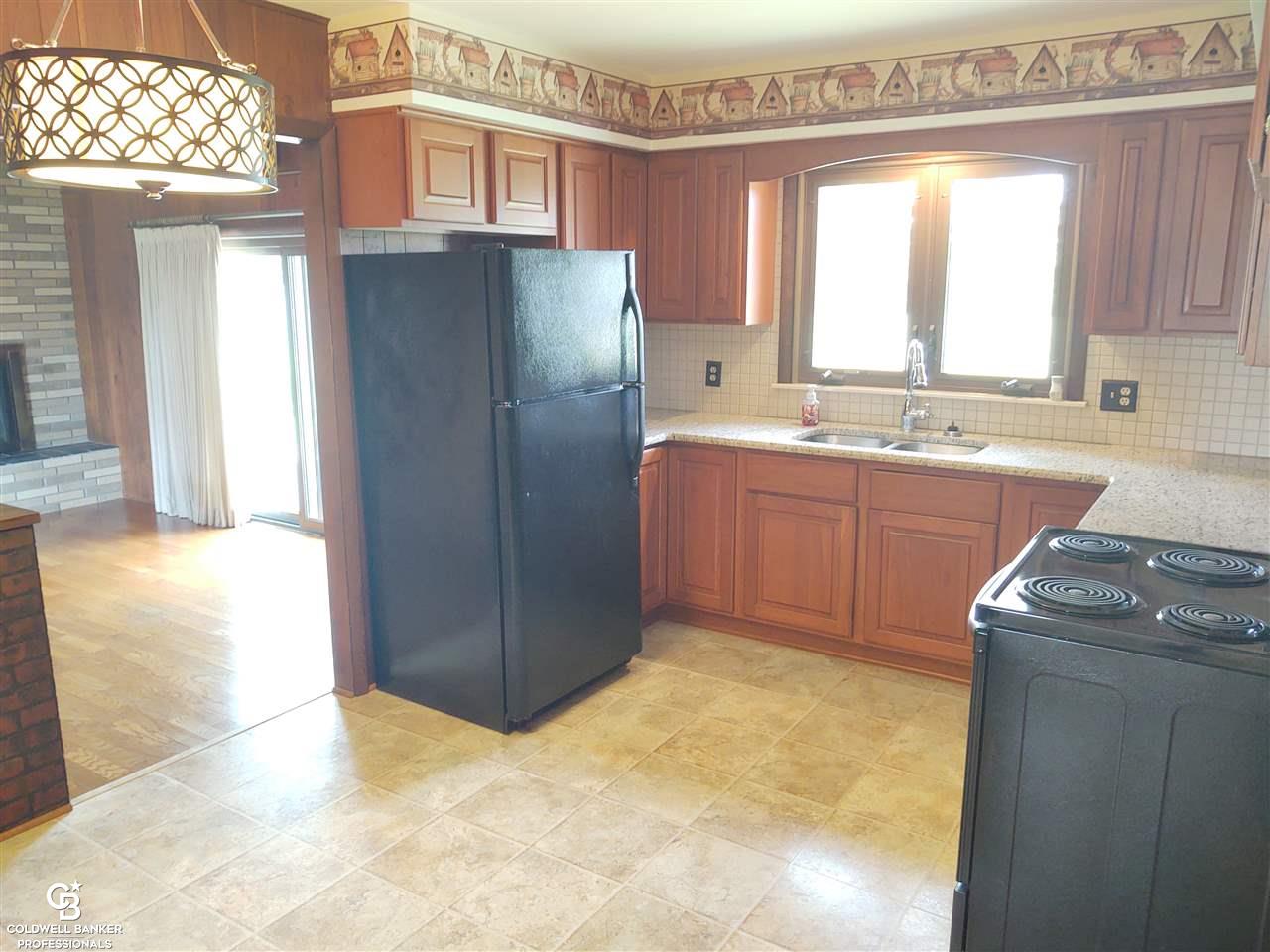 9894 Yale Road Avoca, MI 48006 - Photo 3 of 27