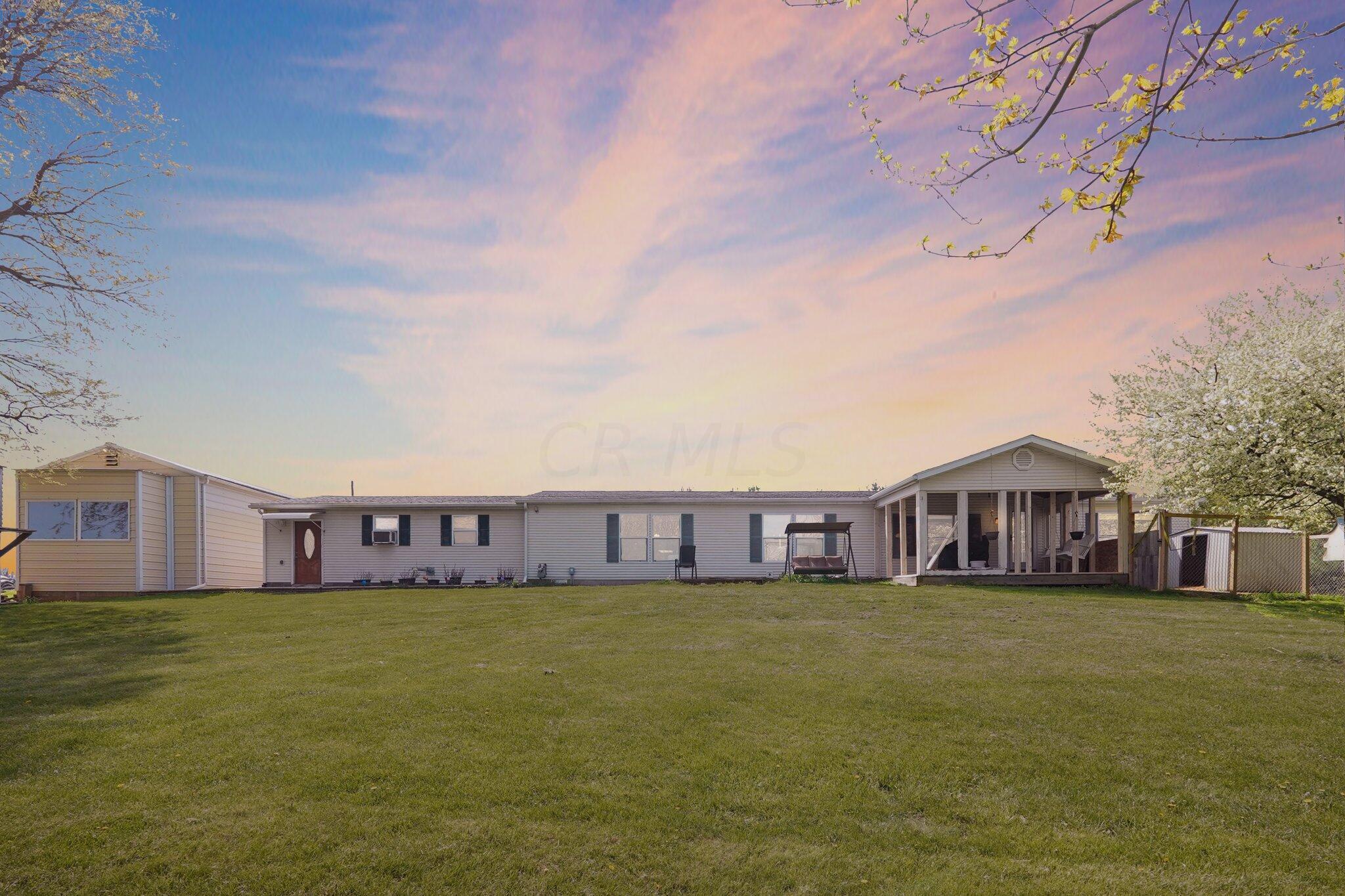 7020 York Road Southwest Pataskala, OH 43062 - Photo 2 of 27 Twilight