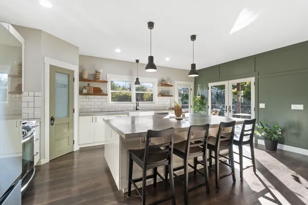 $675,000 | 7533 Nature View Drive, Jackson, MI 49201