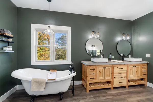 $675,000 | 7533 Nature View Drive, Jackson, MI 49201