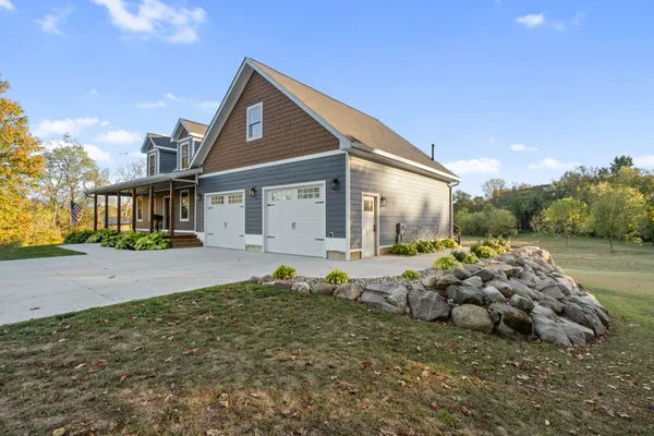 $675,000 | 7533 Nature View Drive, Jackson, MI 49201