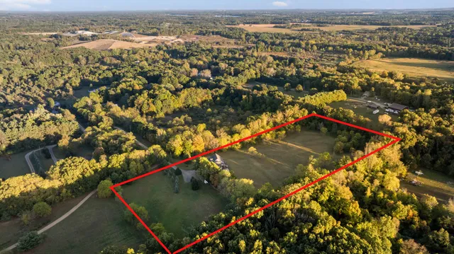 $680,000 | 7533 Nature View Drive, Jackson, MI 49201