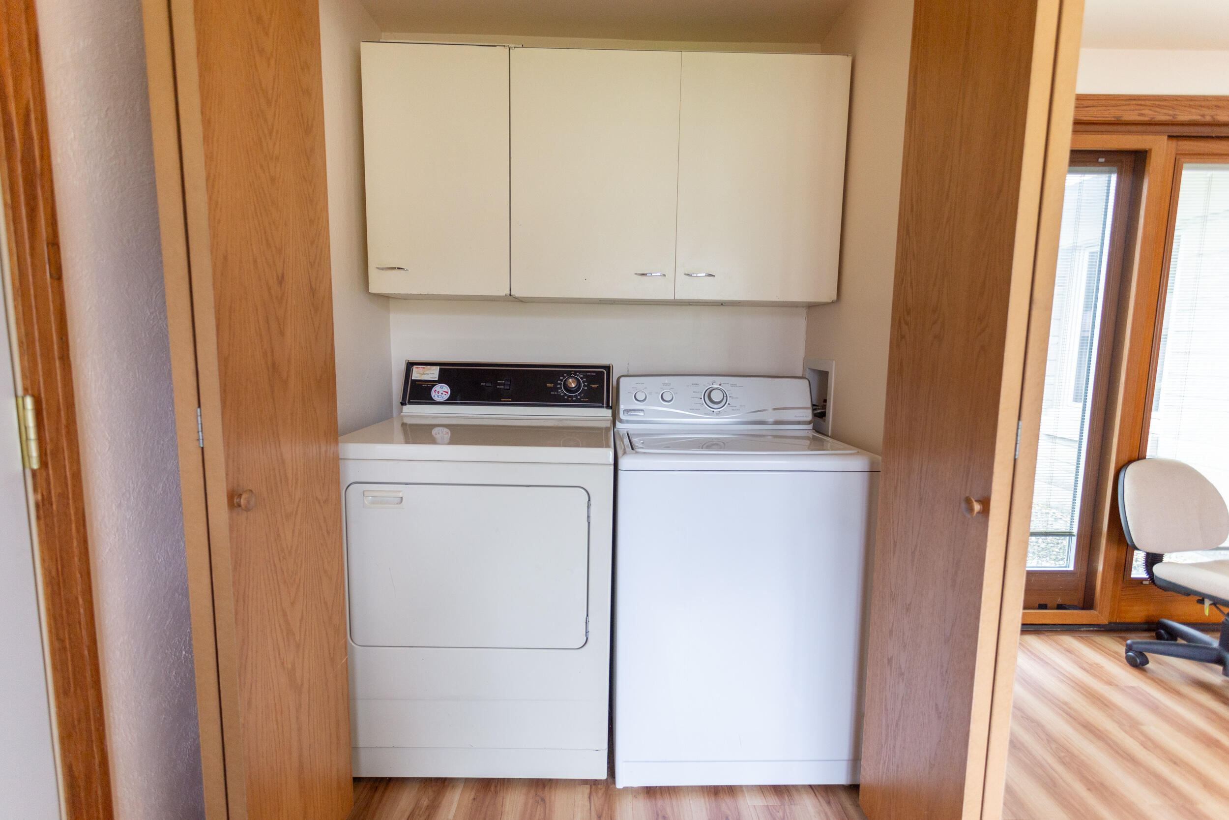 601 East Main Street La Crosse, IN 46348 - Photo 16 of 29 a utility room with dryer and washer
