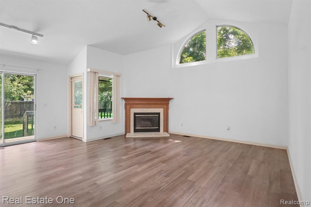 6770 John R Road Troy, MI 48085 - Photo 3 of 24