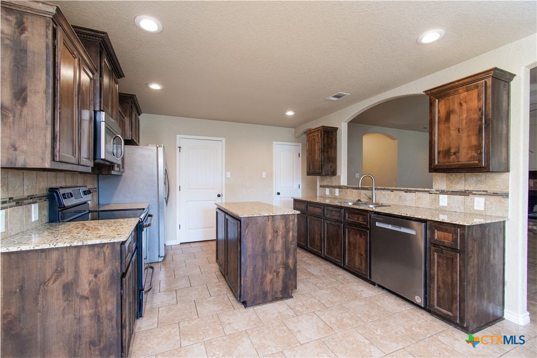 3808 Anvil Range Road Killeen, TX 76549 - Photo 6 of 23