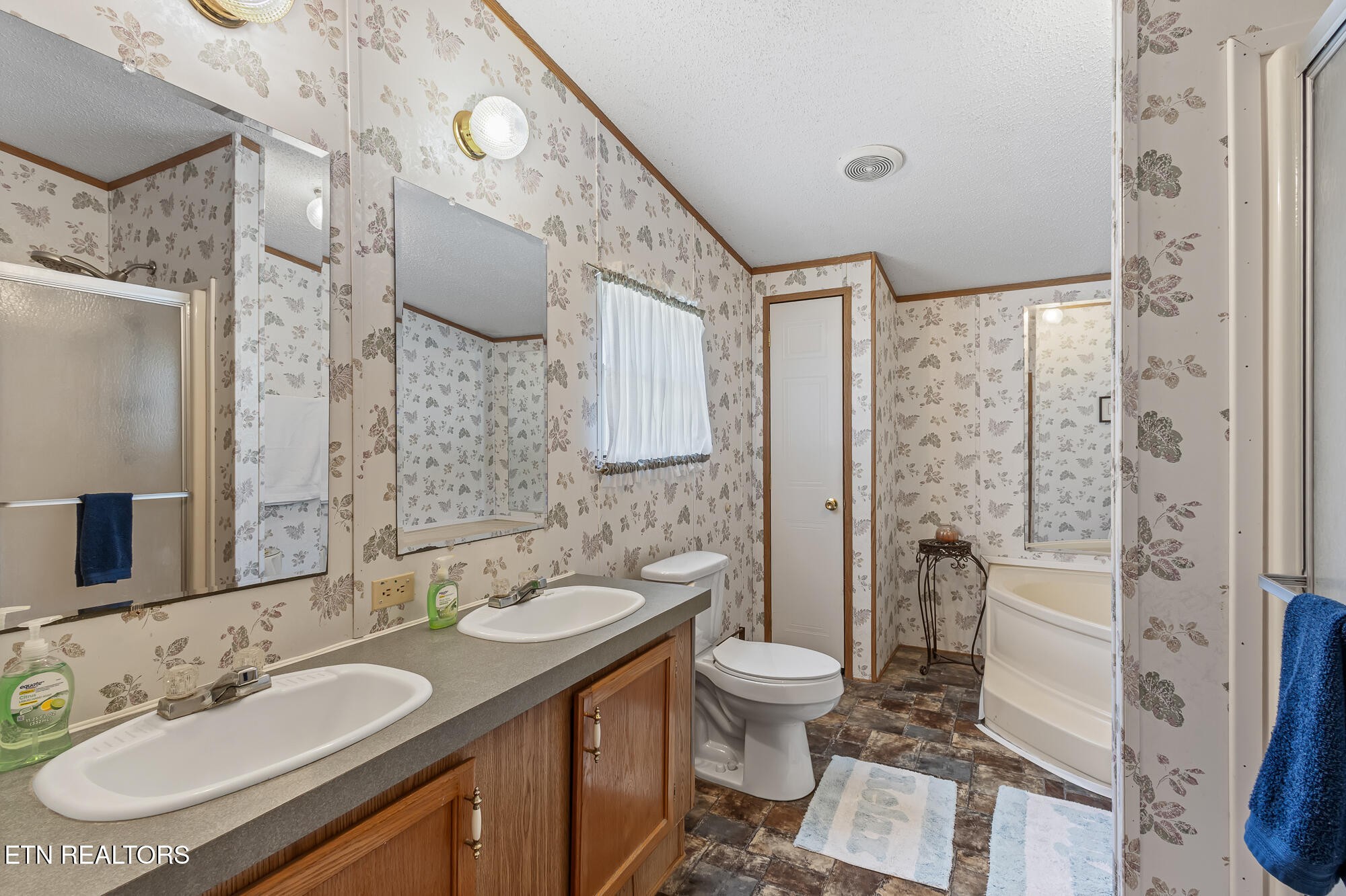 1055 Ridge Road Madisonville, TN 37354 - Photo 21 of 49 Gallery Image 21