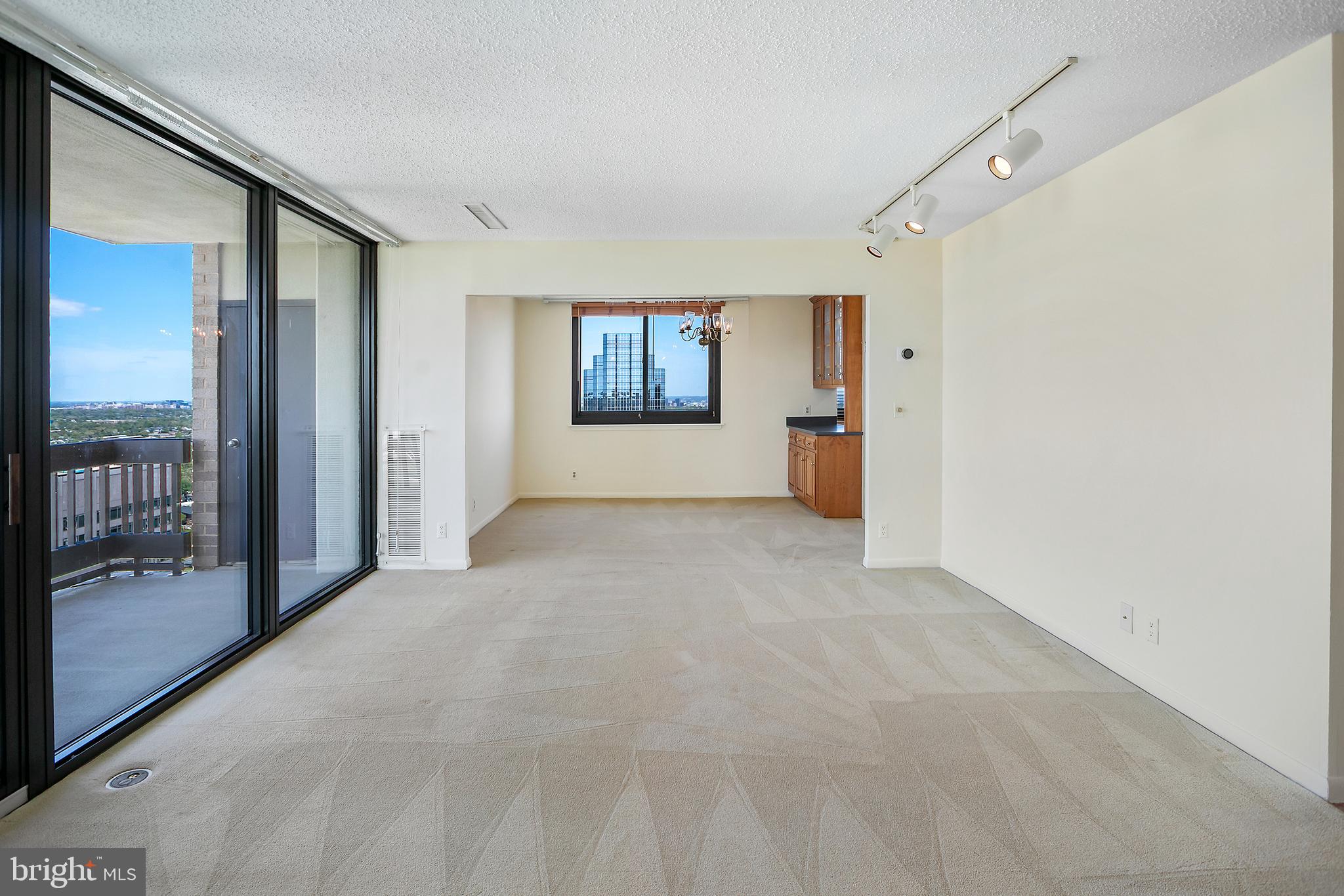 5505 Seminary Road, Unit 2605N Falls Church, VA 22041 - Photo 12 of 53 a view of a big room with a bathroom