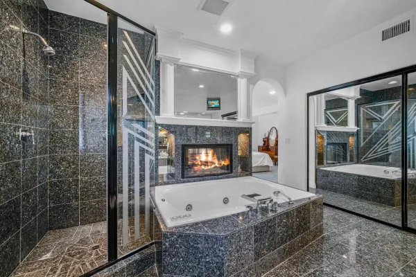 $6,300 | 5448 Renaissance Avenue, San Diego, CA 92122