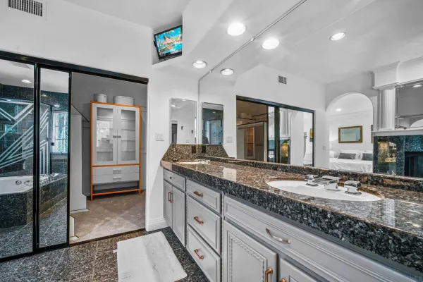 $6,300 | 5448 Renaissance Avenue, San Diego, CA 92122