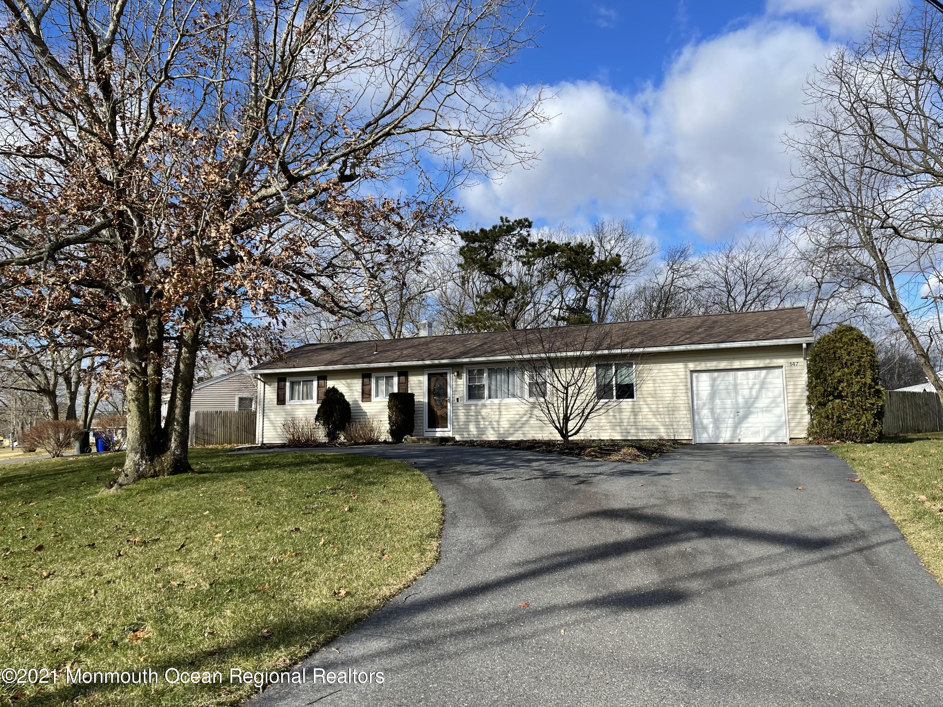 147 Stephan Road Brick, NJ 08724 - Photo 3 of 24 RIGHT FRONT SIDE
