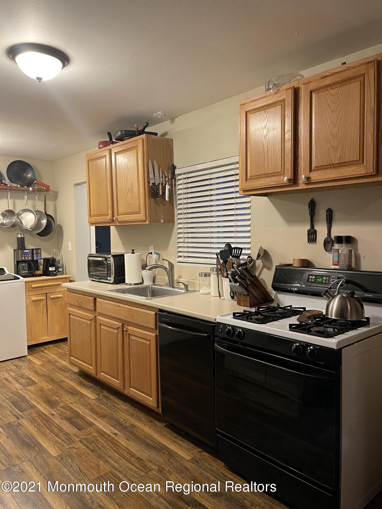 147 Stephan Road Brick, NJ 08724 - Photo 23 of 24 KITCHEN