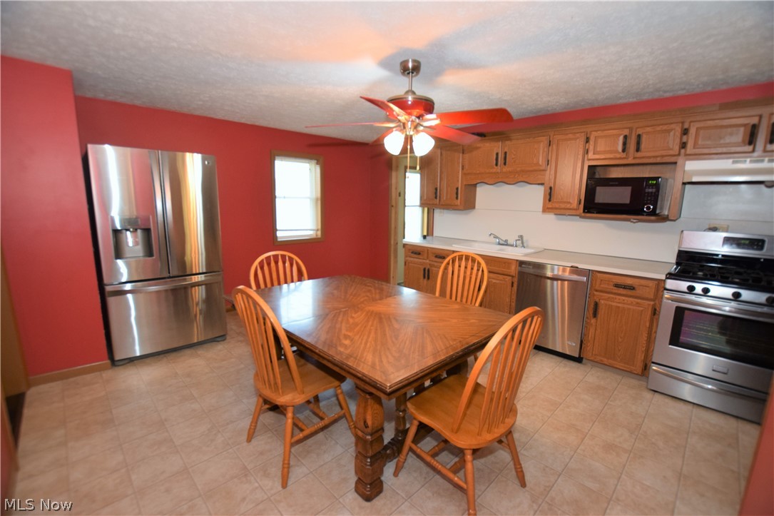6715 Chestnut Street Sterling, OH 44276 - Photo 9 of 27