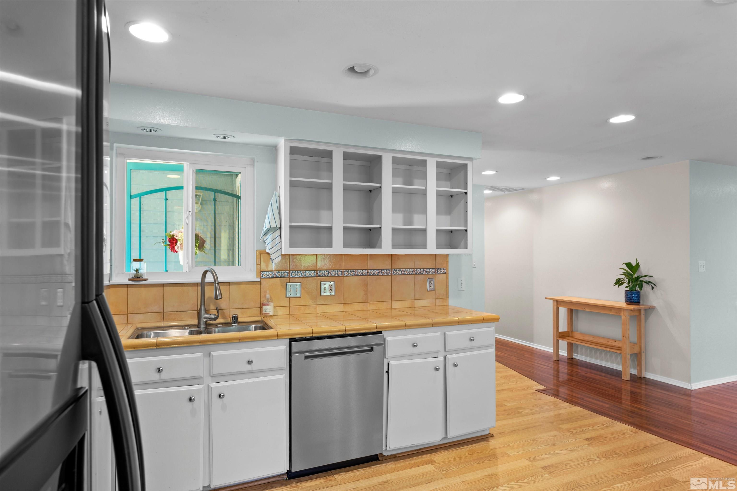 4020 Mustang Court Reno, NV 89502 - Photo 7 of 31 Photo 7