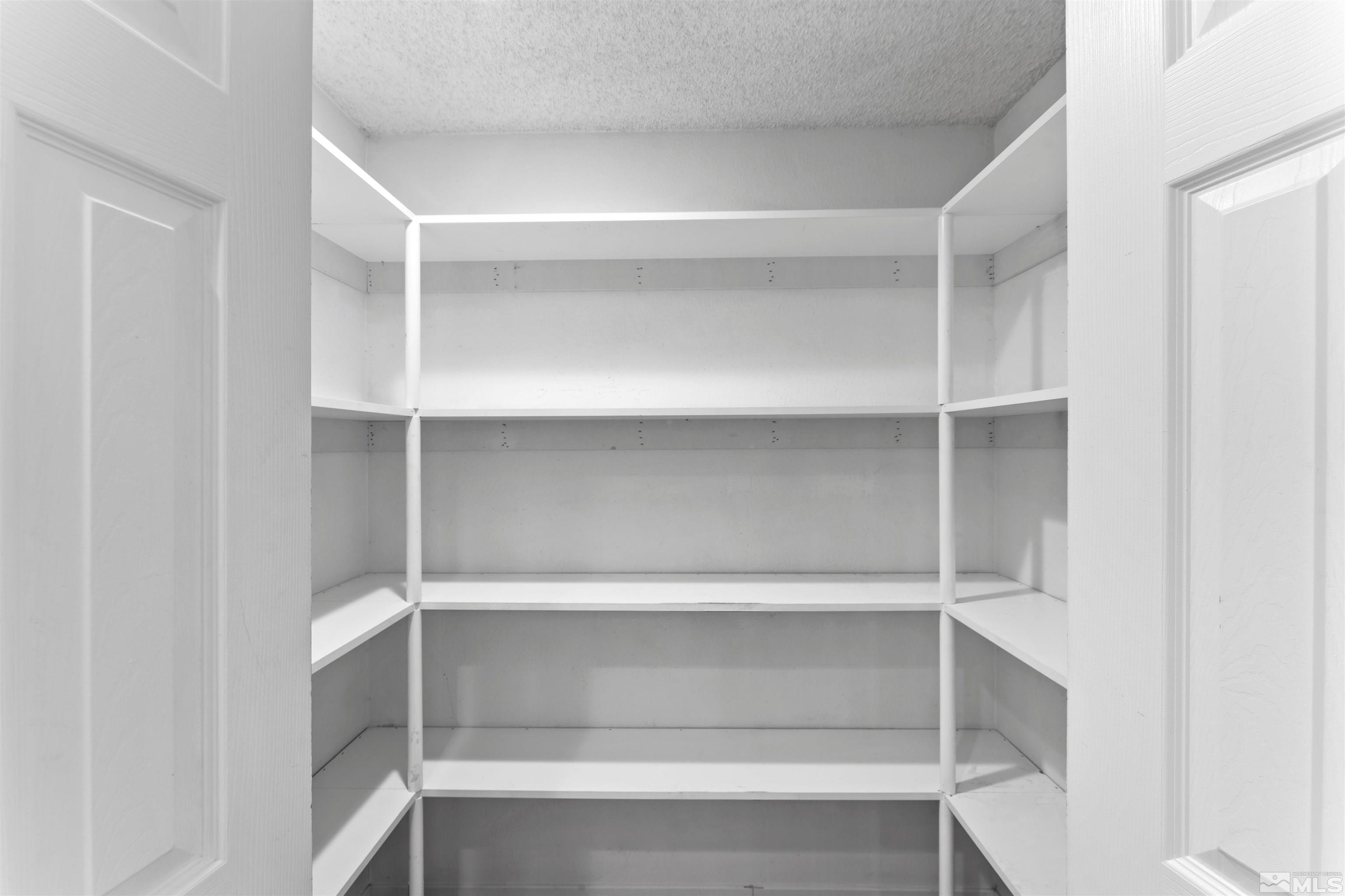 4020 Mustang Court Reno, NV 89502 - Photo 8 of 31 Photo 8