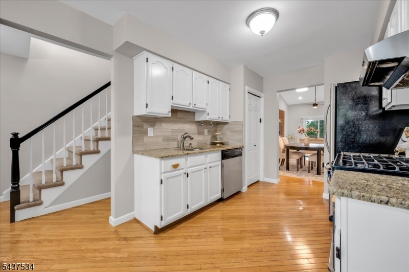 119 Choctaw Ridge Road Somerville, NJ 08876 - Photo 6 of 34
