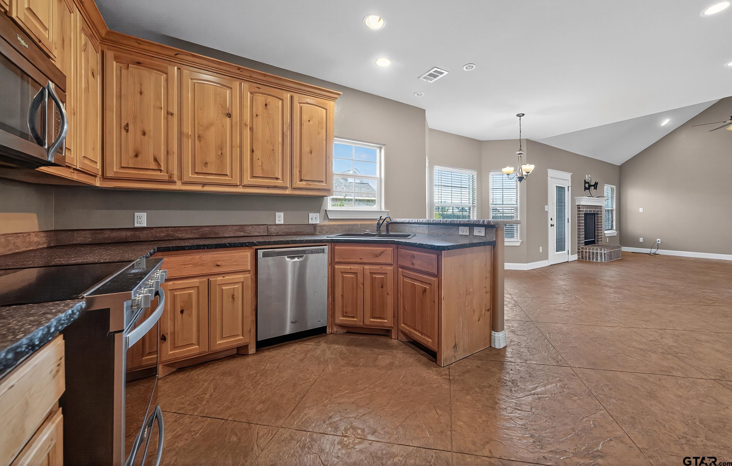 709 Linus Lane Lindale, TX 75771 - Photo 19 of 40