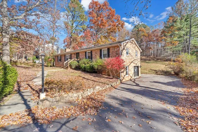 $329,900 | 2216 East Ruritan Road, Roanoke, VA 24012