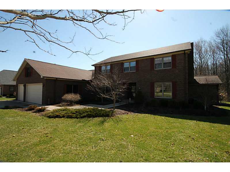 4853 Timber Ridge Drive Columbus, IN 47201 - Photo 2 of 24 Gallery Image 2