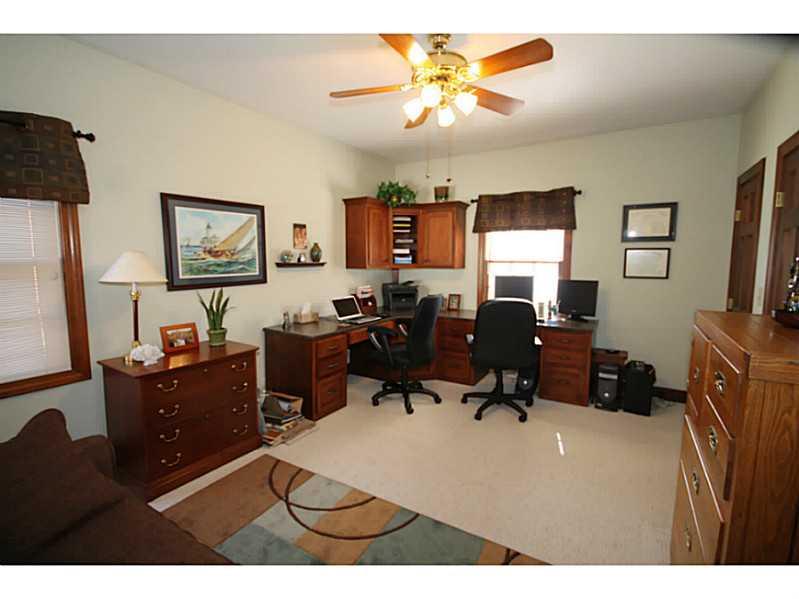 4853 Timber Ridge Drive Columbus, IN 47201 - Photo 12 of 24 Gallery Image 12
