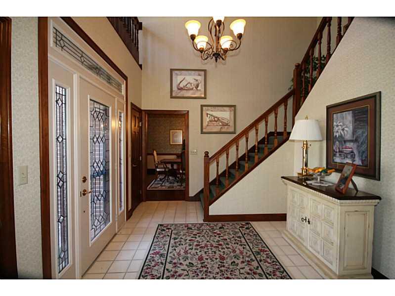 4853 Timber Ridge Drive Columbus, IN 47201 - Photo 3 of 24 Gallery Image 3