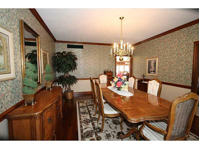 4853 Timber Ridge Drive Columbus, IN 47201 - Photo 5 of 24 Gallery Image 5