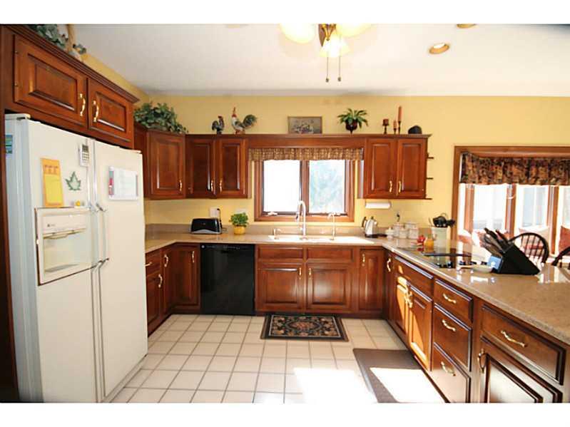 4853 Timber Ridge Drive Columbus, IN 47201 - Photo 6 of 24 Gallery Image 6