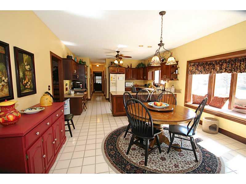 4853 Timber Ridge Drive Columbus, IN 47201 - Photo 10 of 24 Gallery Image 10