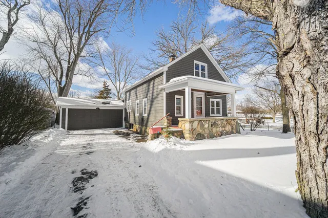 $310,000 | 629 North Main Street, Chelsea, MI 48118