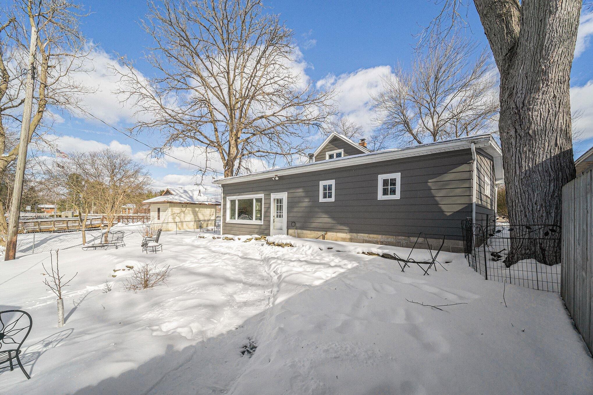 629 North Main Street Chelsea, MI 48118 - Photo 26 of 29 024_file_4117