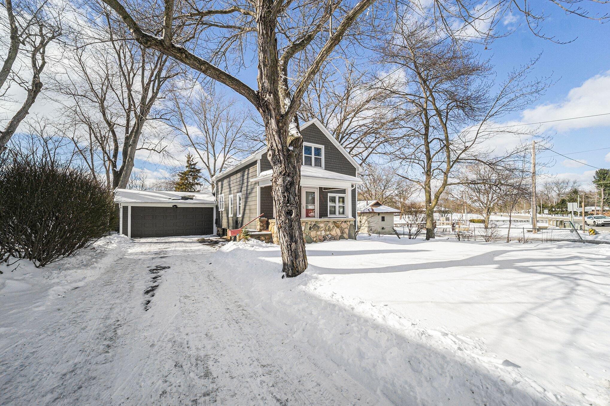 629 North Main Street Chelsea, MI 48118 - Photo 29 of 29 002_file_9865