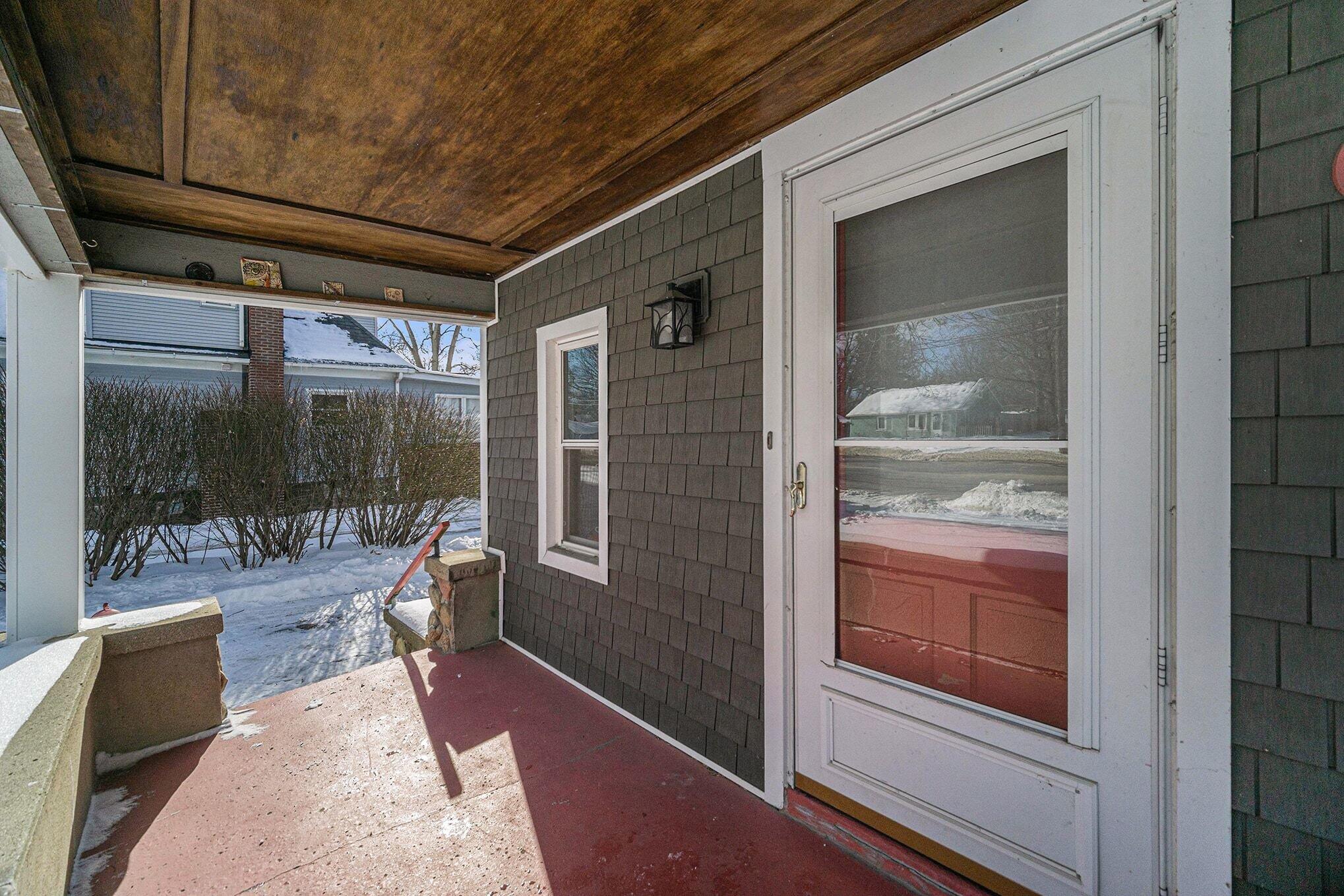 629 North Main Street Chelsea, MI 48118 - Photo 3 of 29 004_file_8973