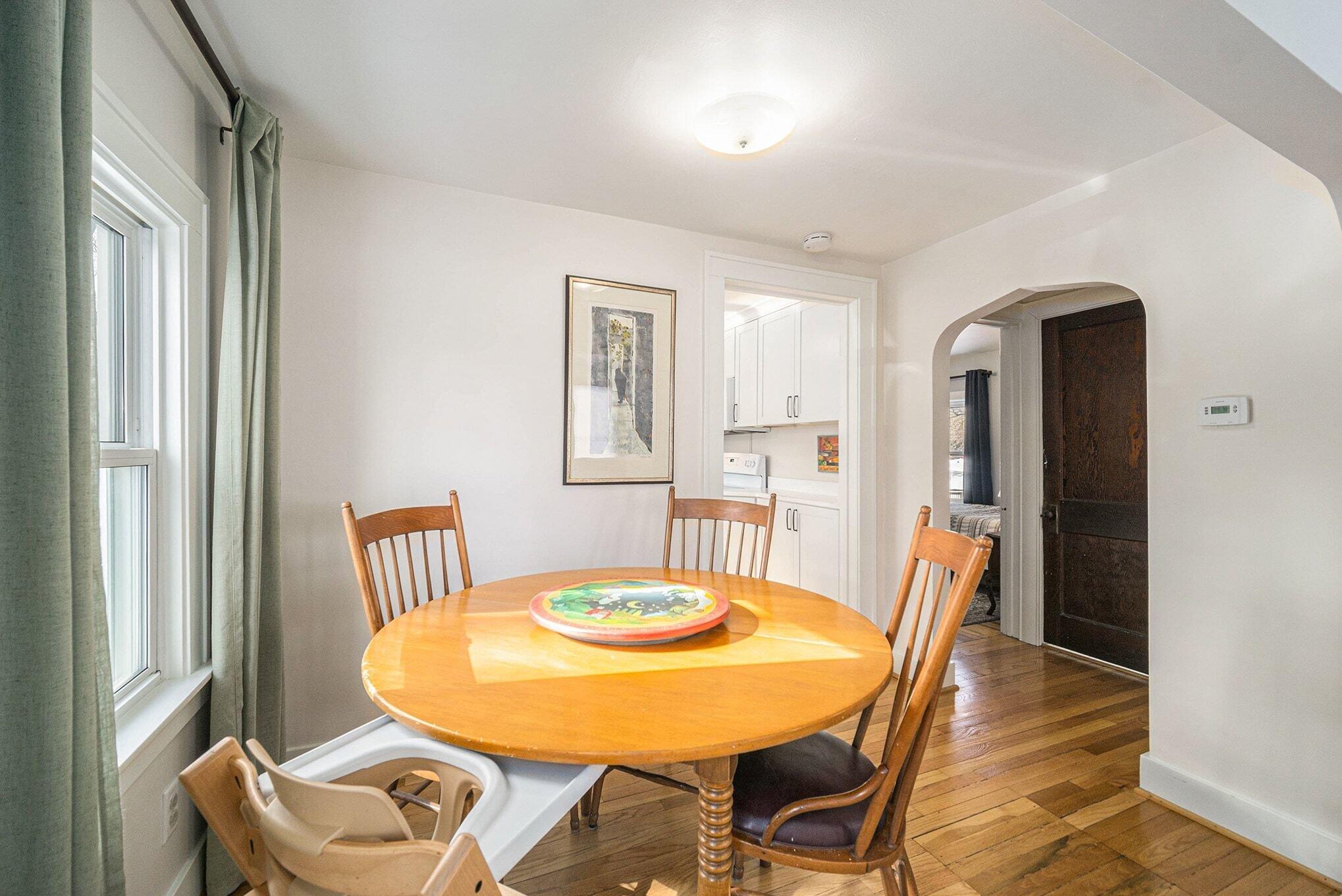 629 North Main Street Chelsea, MI 48118 - Photo 7 of 29 008_file_1539