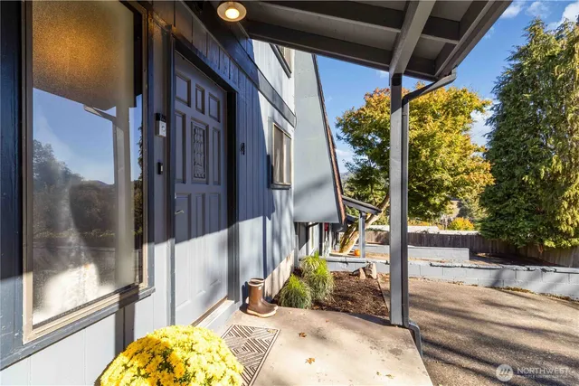 $220,000 | 105 James Street, Unit 4, Longview, WA 98632