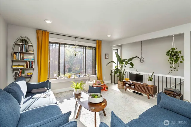 $220,000 | 105 James Street, Unit 4, Longview, WA 98632