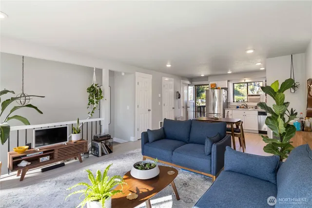 $220,000 | 105 James Street, Unit 4, Longview, WA 98632