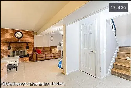a view of livingroom with furniture