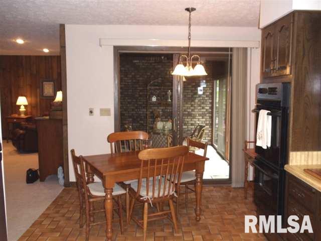 3748 53rd Street Moline, IL 61265 - Photo 6 of 8