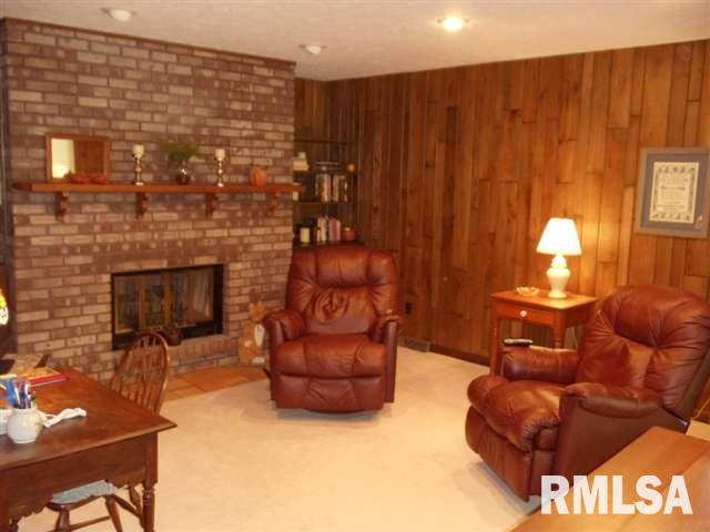 3748 53rd Street Moline, IL 61265 - Photo 7 of 8