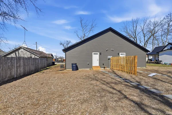 $300,000 | 1415 East Morrison Street, Unit A/B, Frankfort, IN 46041
