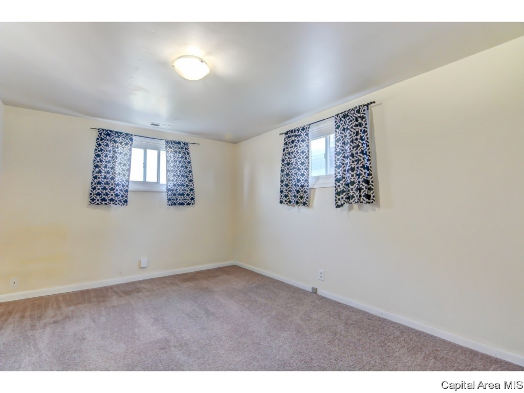 3225 Mars Avenue Springfield, IL 62707 - Photo 11 of 32
