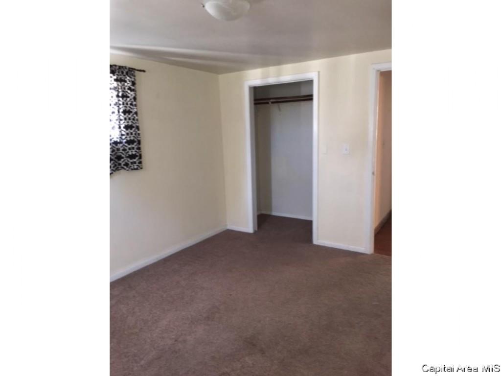 3225 Mars Avenue Springfield, IL 62707 - Photo 5 of 32