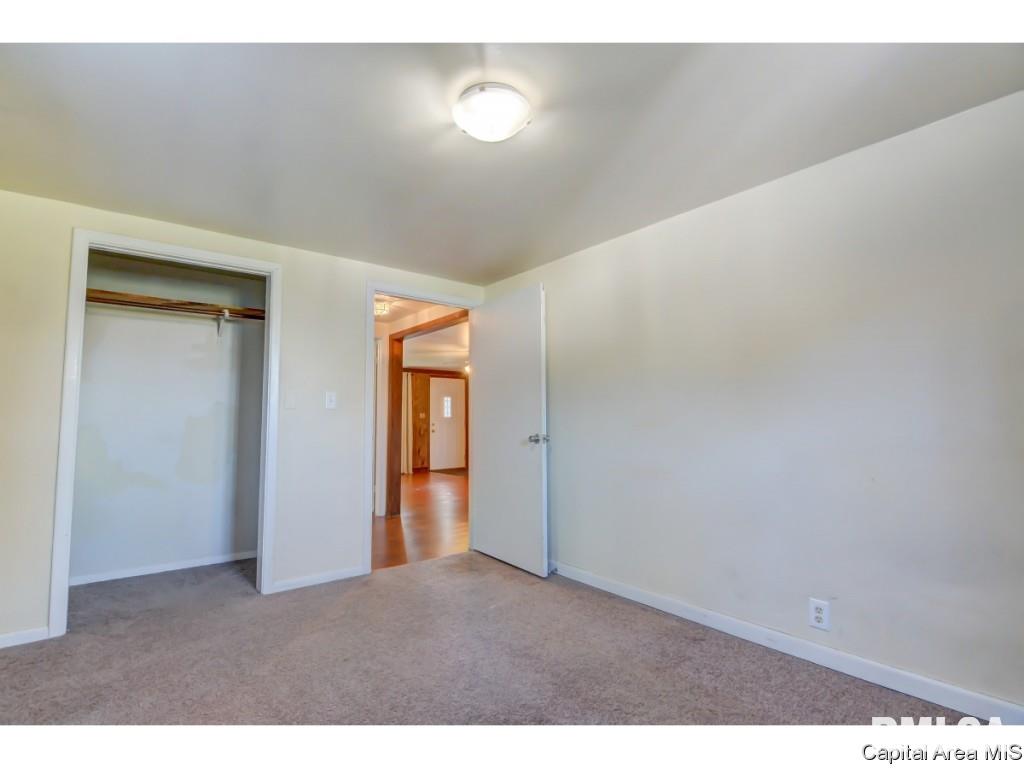 3225 Mars Avenue Springfield, IL 62707 - Photo 6 of 32