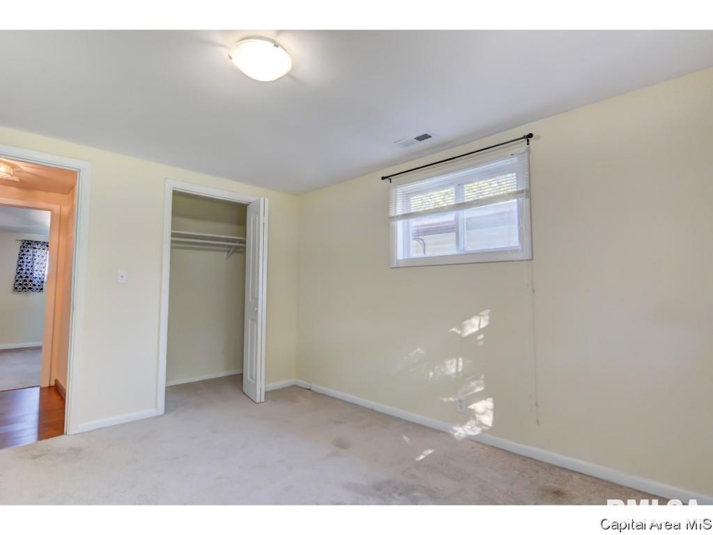 3225 Mars Avenue Springfield, IL 62707 - Photo 8 of 32