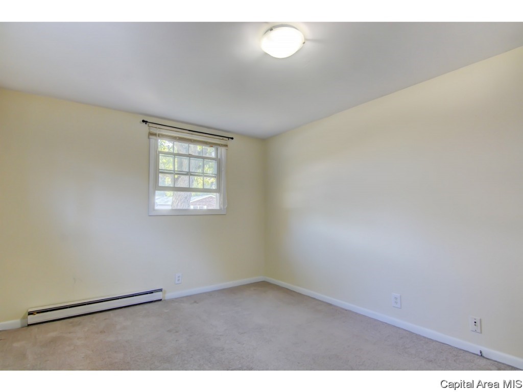 3225 Mars Avenue Springfield, IL 62707 - Photo 10 of 32