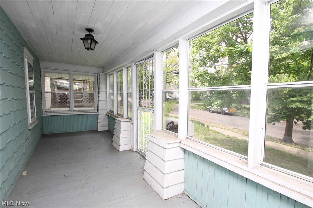 701 Garry Road Akron, OH 44305 - Photo 2 of 7