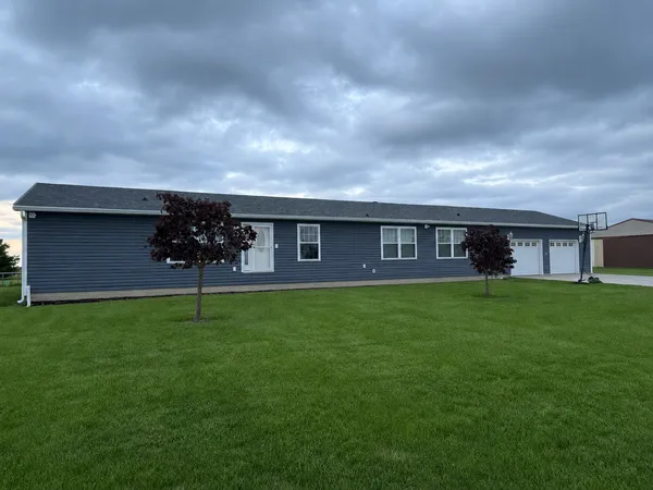 $325,000 | 2730 Highway 9, Rankin, IL 60960