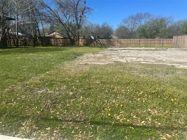 $230,000 | 609 North Tennessee Street, McKinney, TX 75069