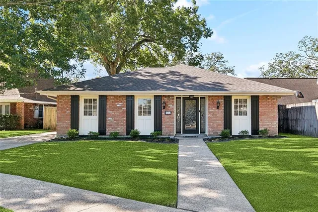 $437,500 | 9412 Francine Drive, River Ridge, LA 70123