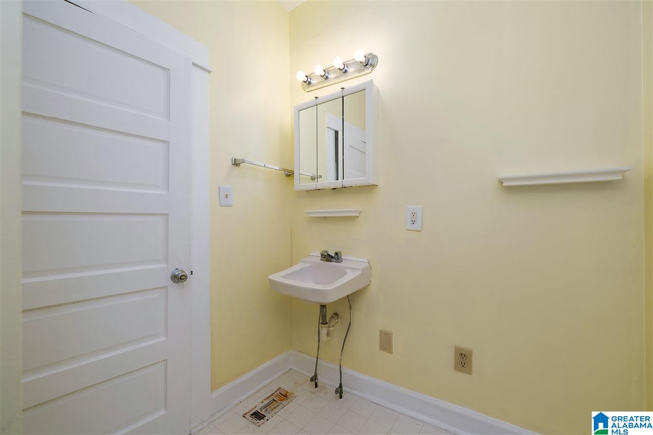 1128 Cullom Street Birmingham, AL 35205 - Photo 15 of 25